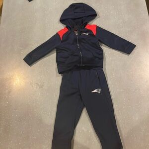 Size 2T patriots sweat suit
